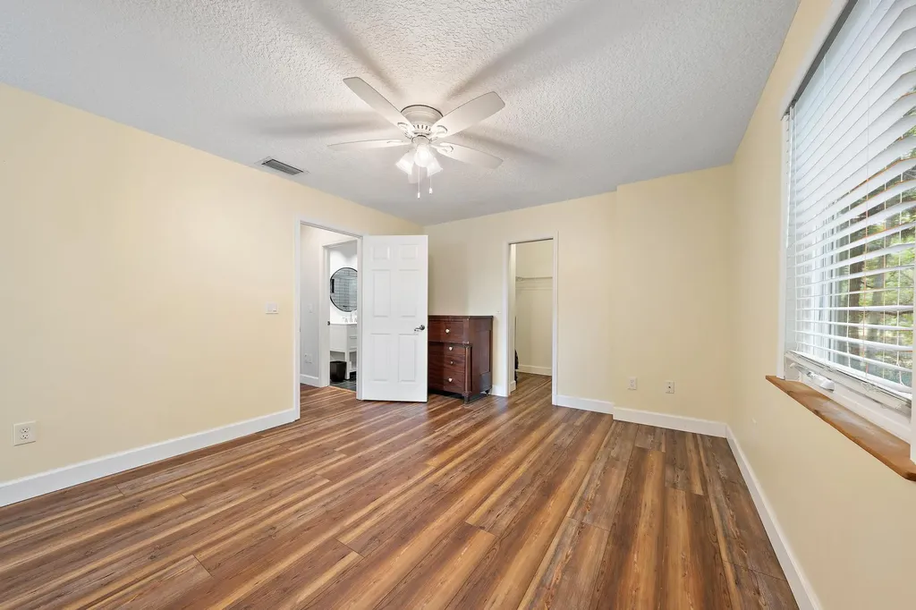 15740 N 99th Street Street N The Acreage FL 33412