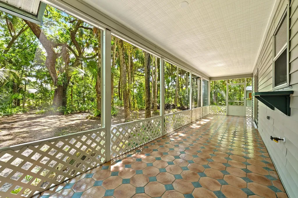 15740 N 99th Street Street N The Acreage FL 33412