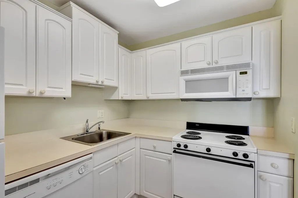 100 Shore Court North Palm Beach FL 33408
