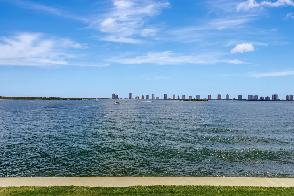 100 Shore Court North Palm Beach FL 33408