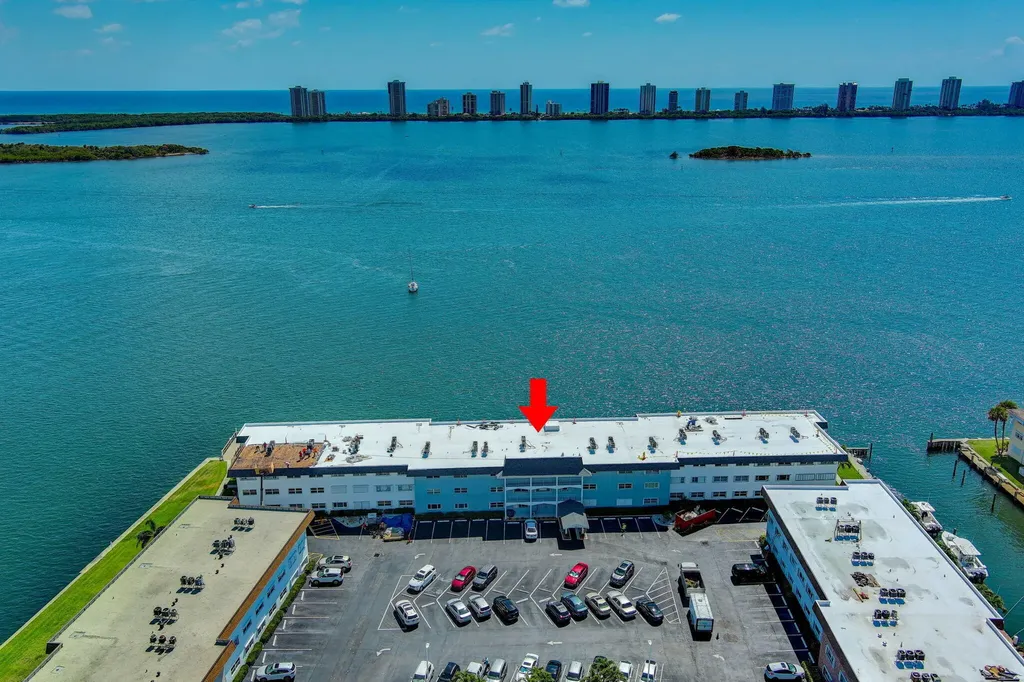 100 Shore Court North Palm Beach FL 33408