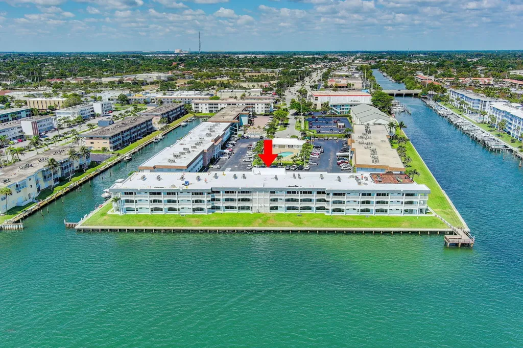 100 Shore Court North Palm Beach FL 33408