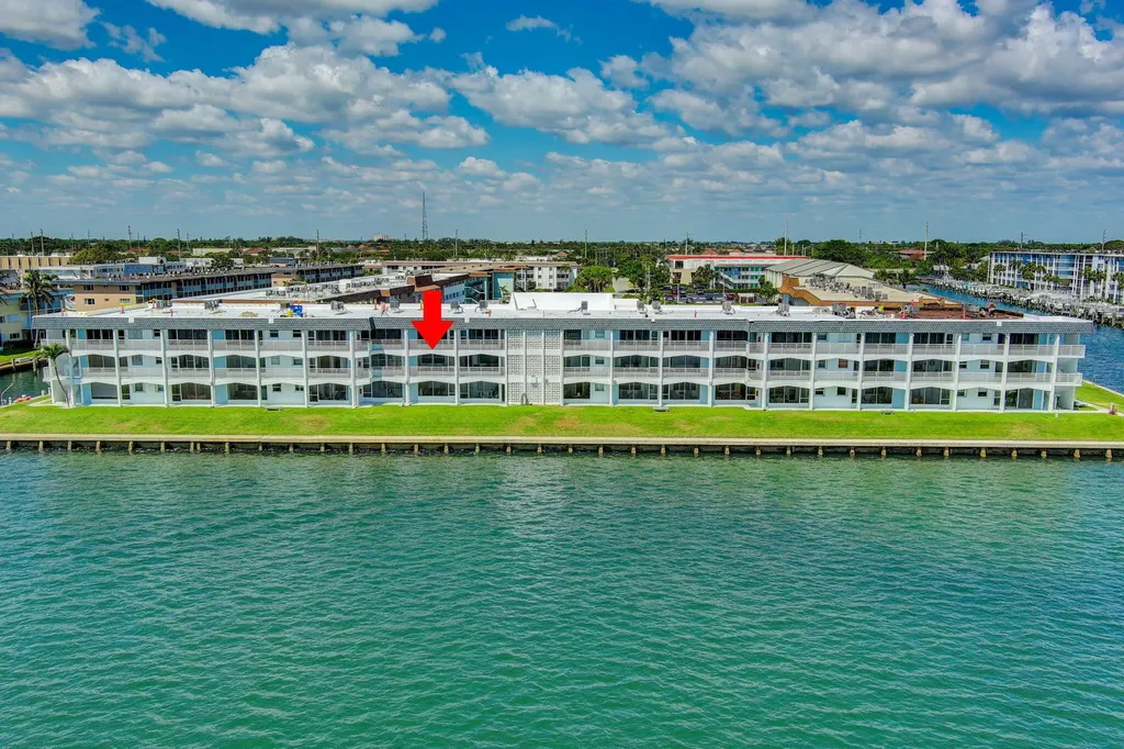 100 Shore Court North Palm Beach FL 33408