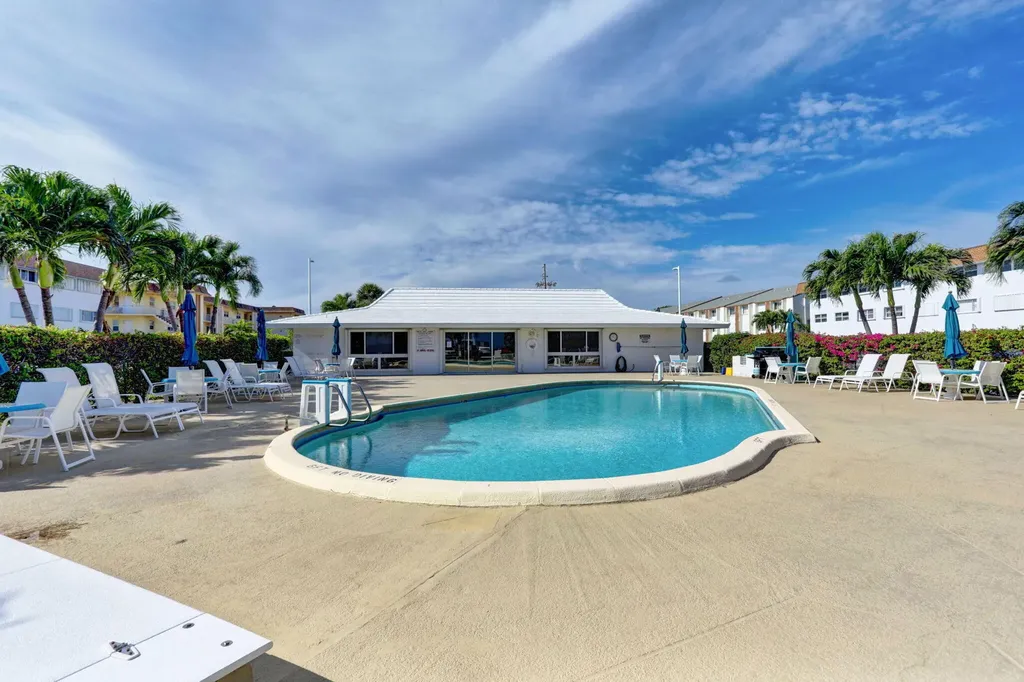 100 Shore Court North Palm Beach FL 33408