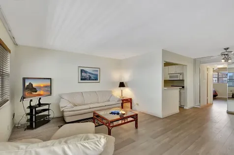 100 Shore Court North Palm Beach FL 33408