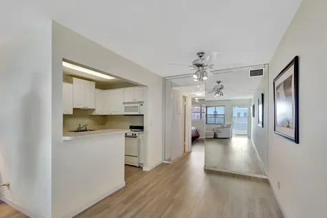 100 Shore Court North Palm Beach FL 33408