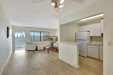 100 Shore Court North Palm Beach FL 33408