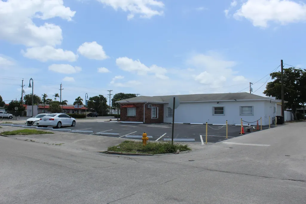 1315 N Dixie Highway Lake Worth Beach FL 33460
