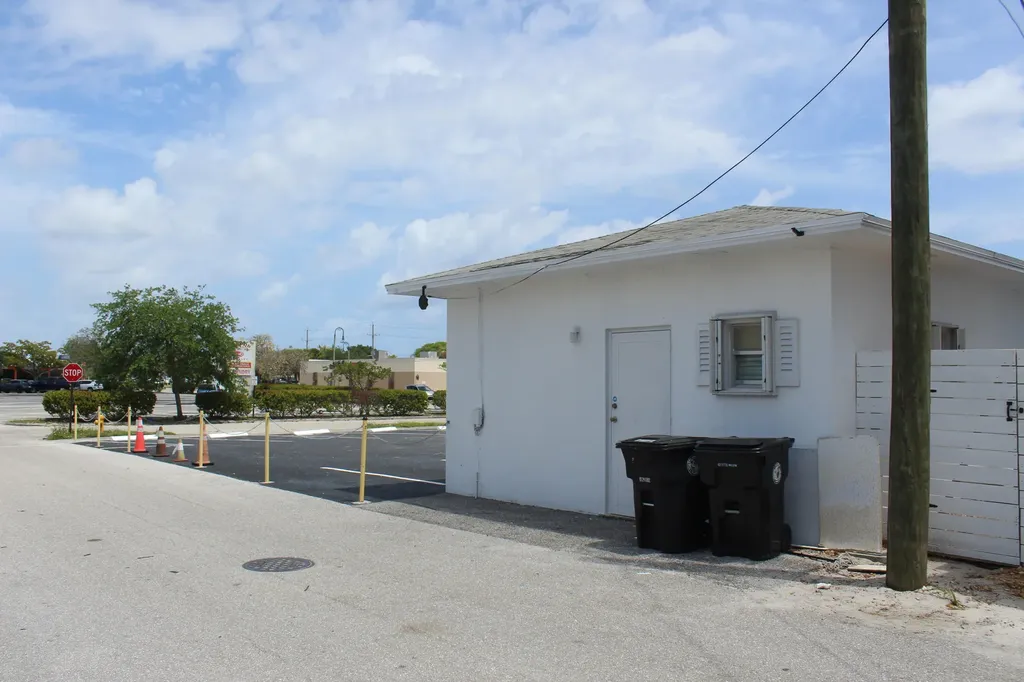 1315 N Dixie Highway Lake Worth Beach FL 33460