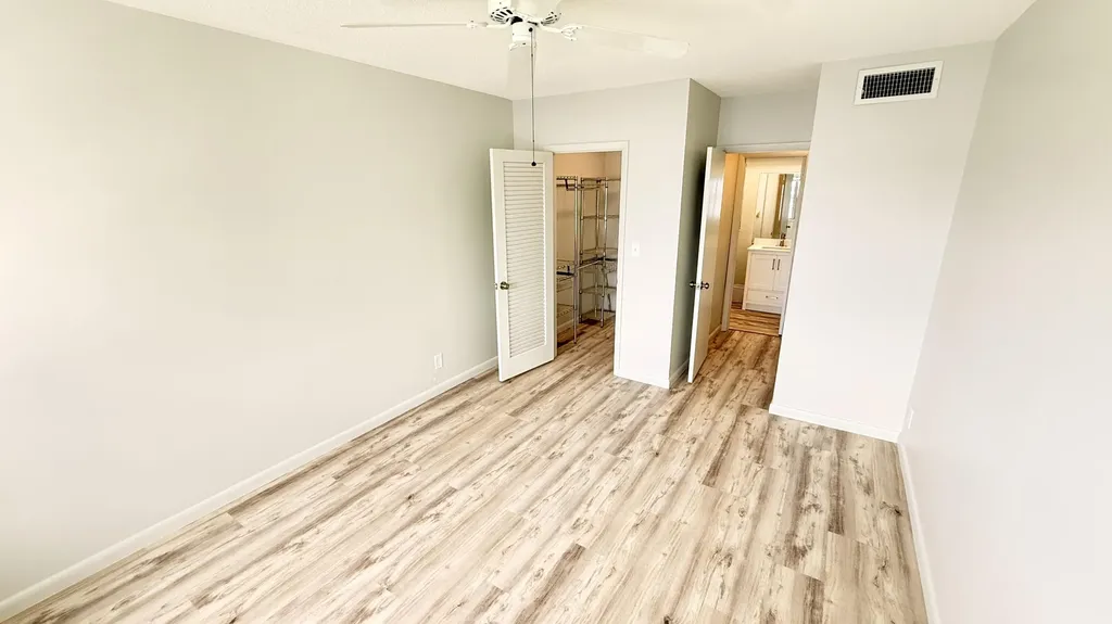 1114 Lake Terrace Boynton Beach FL 33426