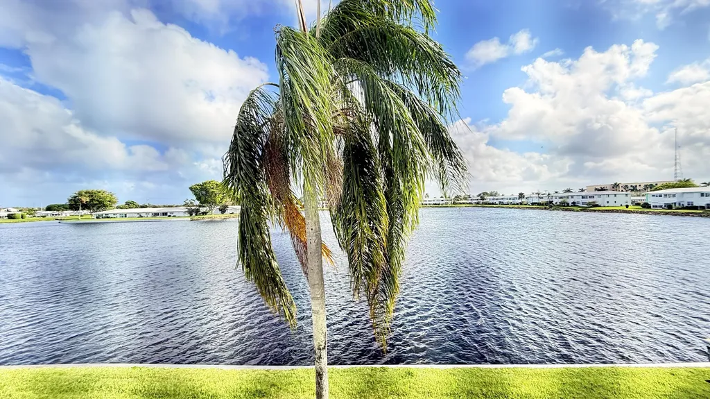 1114 Lake Terrace Boynton Beach FL 33426