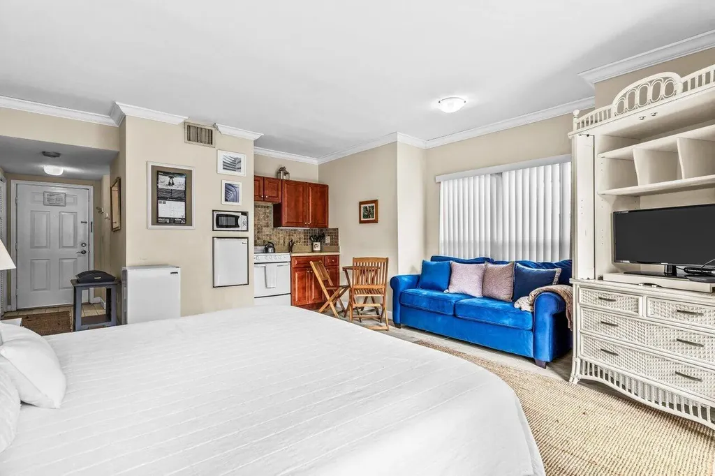 11863 Wimbledon Circle Wellington FL 33414
