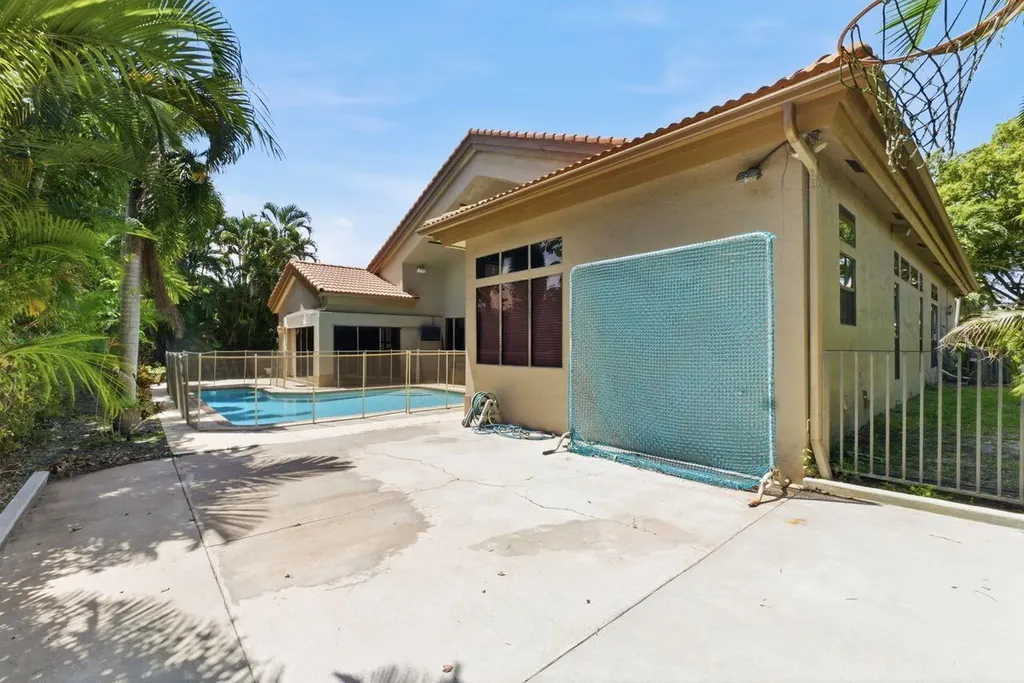 4654 NW 26th Way Boca Raton FL 33434