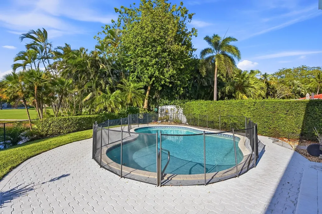 9001 N Lake Dasha Drive Plantation FL 33324