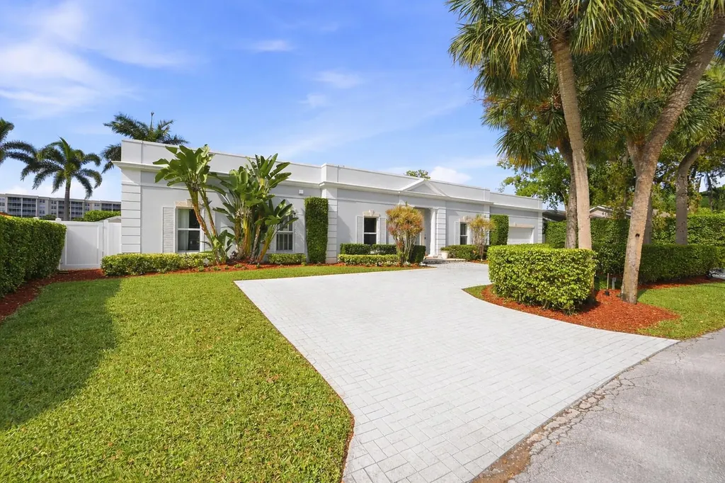 9001 N Lake Dasha Drive Plantation FL 33324