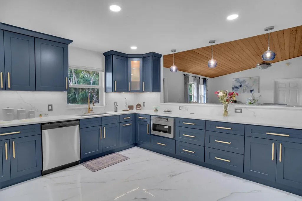 18057 N 40th Run N The Acreage FL 33470