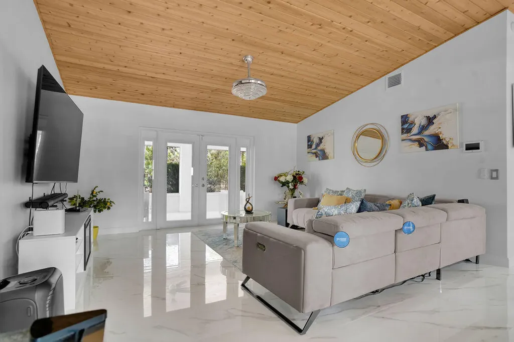 18057 N 40th Run N The Acreage FL 33470