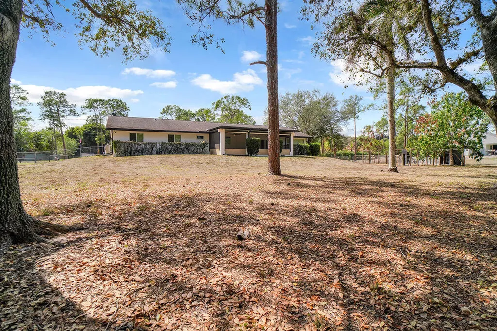 18057 N 40th Run N The Acreage FL 33470