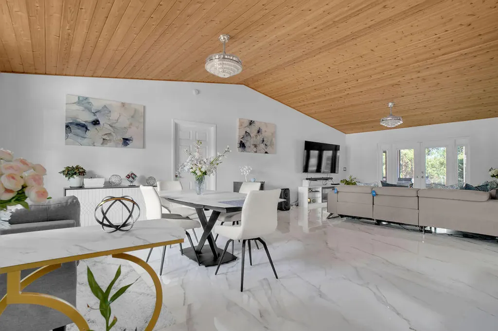 18057 N 40th Run N The Acreage FL 33470