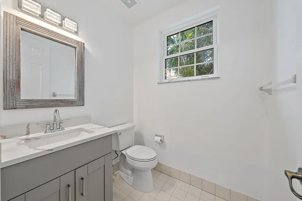1522 Limetree Bay Avenue Jupiter FL 33458