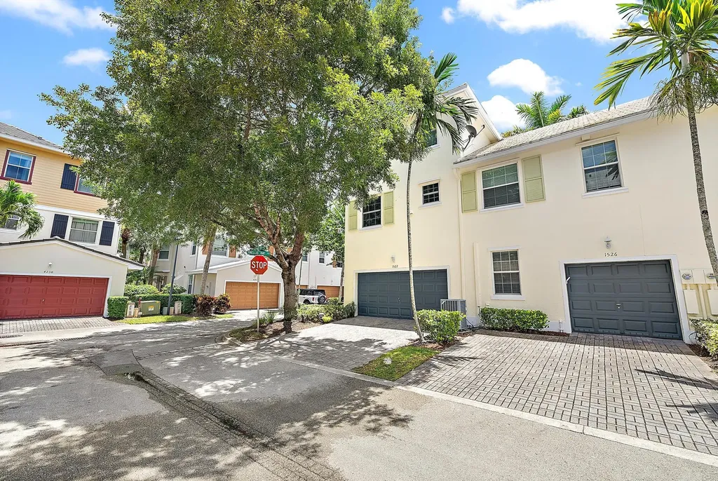 1522 Limetree Bay Avenue Jupiter FL 33458