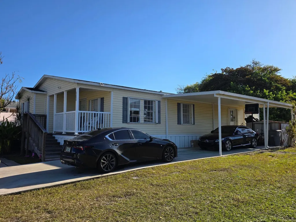 22890 Neptune Road Boca Raton FL 33428