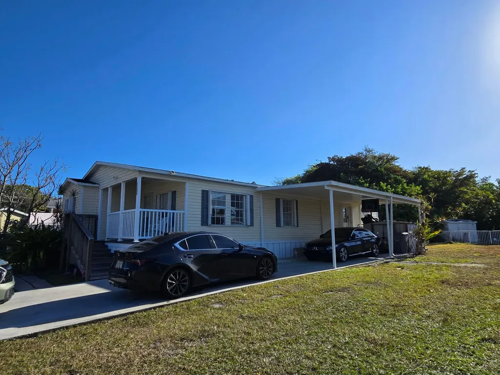 22890 Neptune Road Boca Raton FL 33428