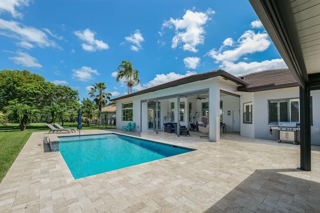 4377 SW 140th Avenue Davie FL 33330