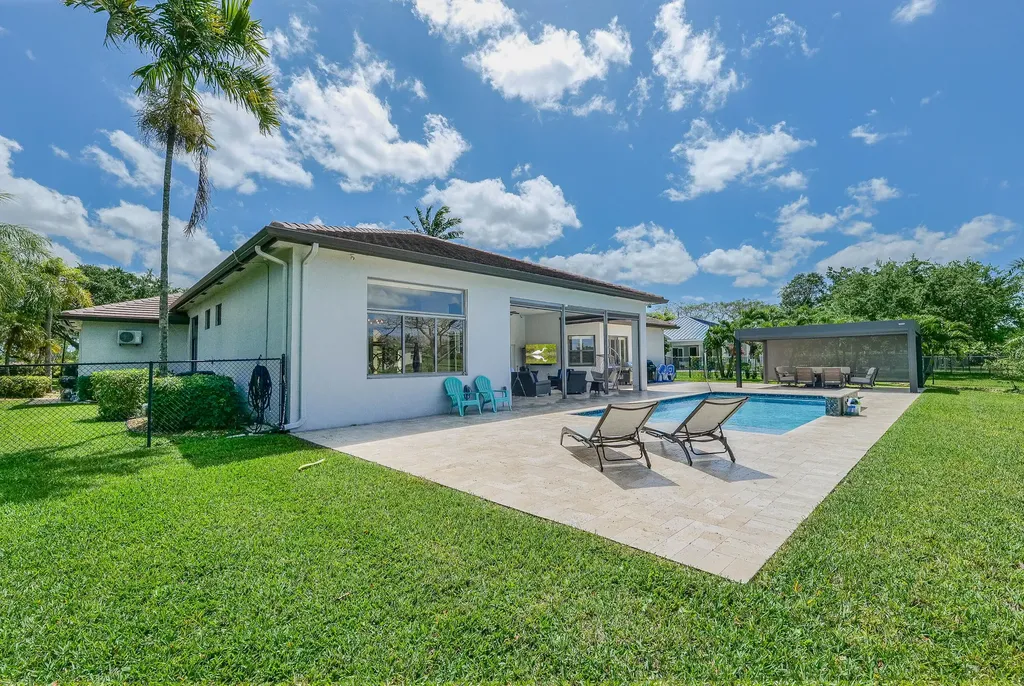 4377 SW 140th Avenue Davie FL 33330