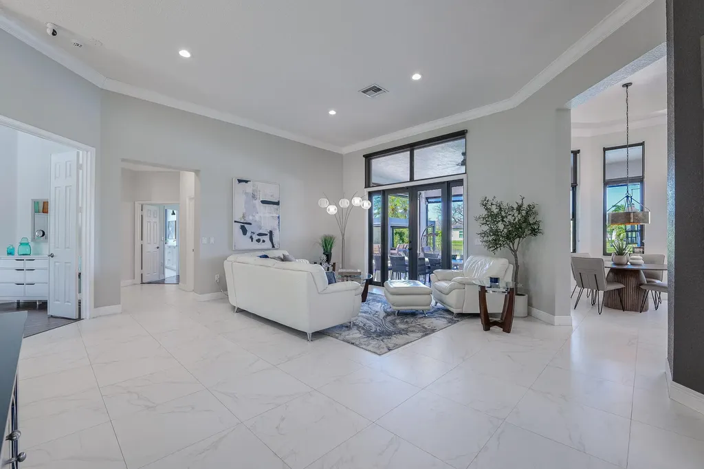 4377 SW 140th Avenue Davie FL 33330