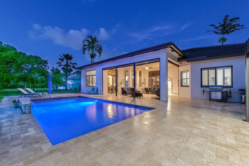 4377 SW 140th Avenue Davie FL 33330