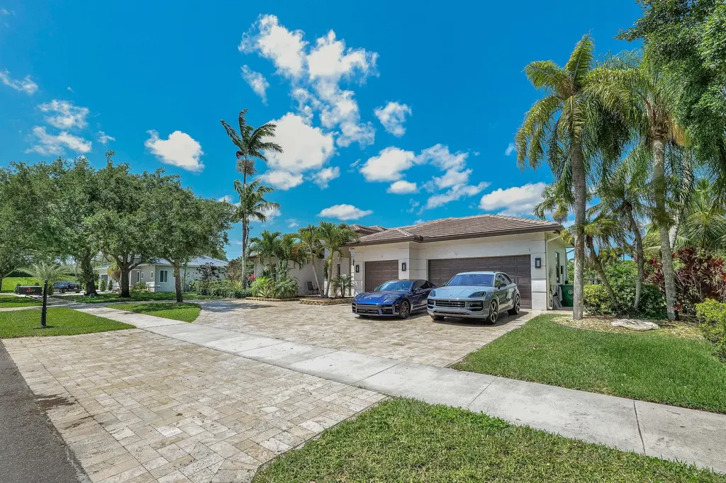 4377 SW 140th Avenue Davie FL 33330