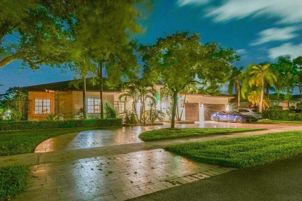 4377 SW 140th Avenue Davie FL 33330