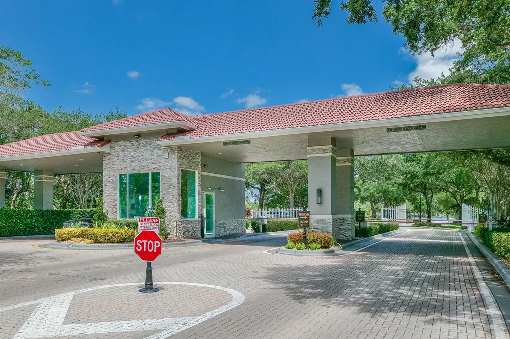 4377 SW 140th Avenue Davie FL 33330