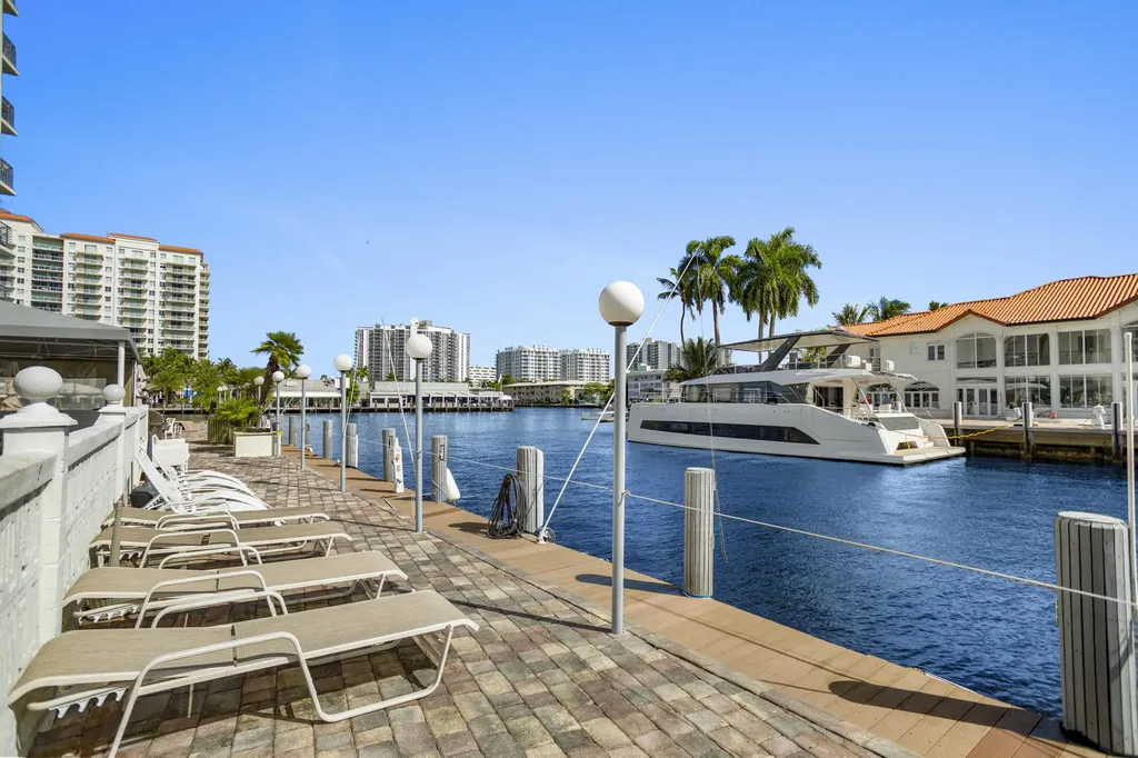2900 NE 30 Street Fort Lauderdale FL 33306