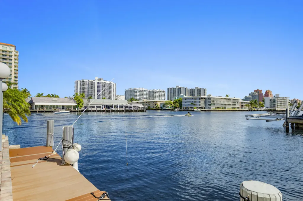 2900 NE 30 Street Fort Lauderdale FL 33306