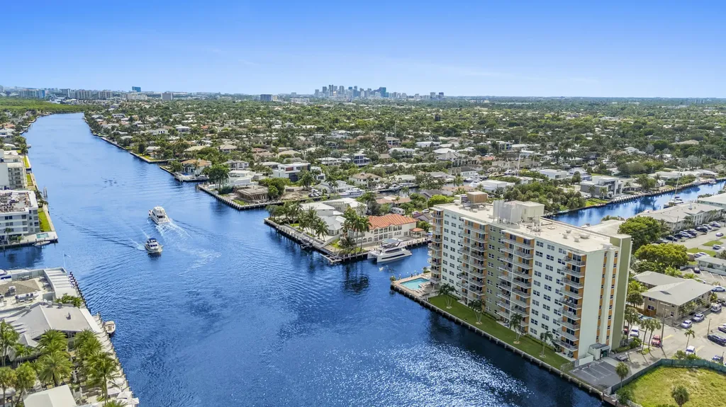 2900 NE 30 Street Fort Lauderdale FL 33306