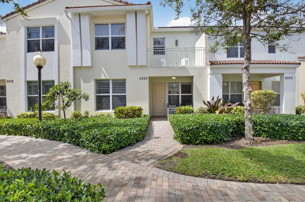 5022 NW 16th Way Boca Raton FL 33431