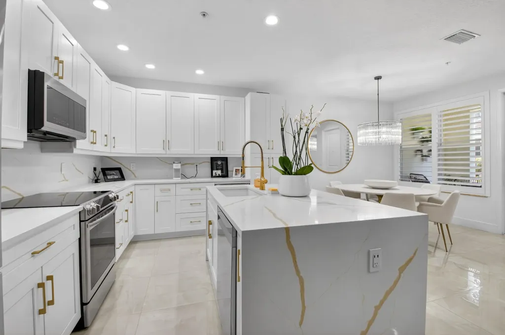 5022 NW 16th Way Boca Raton FL 33431
