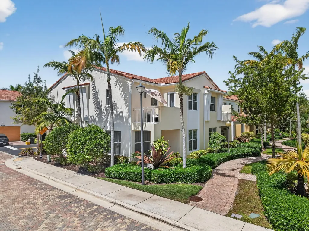 5022 NW 16th Way Boca Raton FL 33431