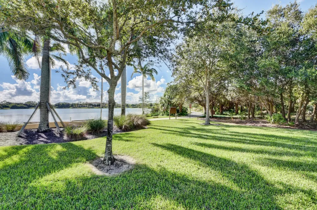 5022 NW 16th Way Boca Raton FL 33431