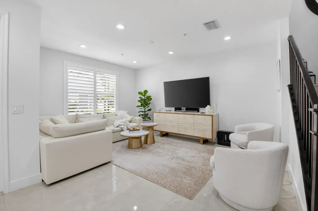 5022 NW 16th Way Boca Raton FL 33431