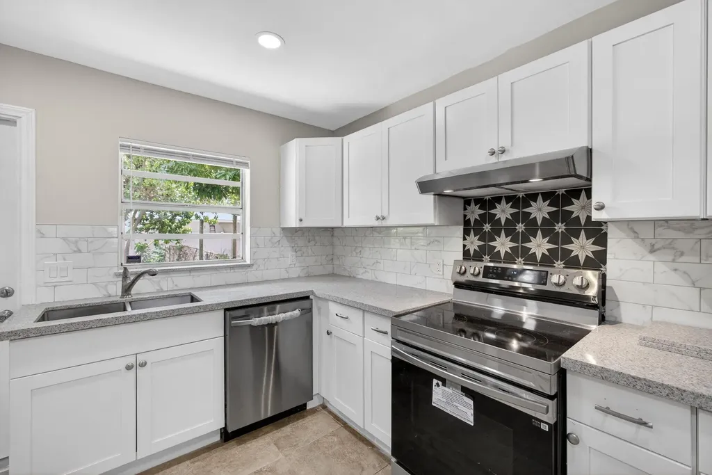 9484 Sun Court Palm Beach Gardens FL 33403
