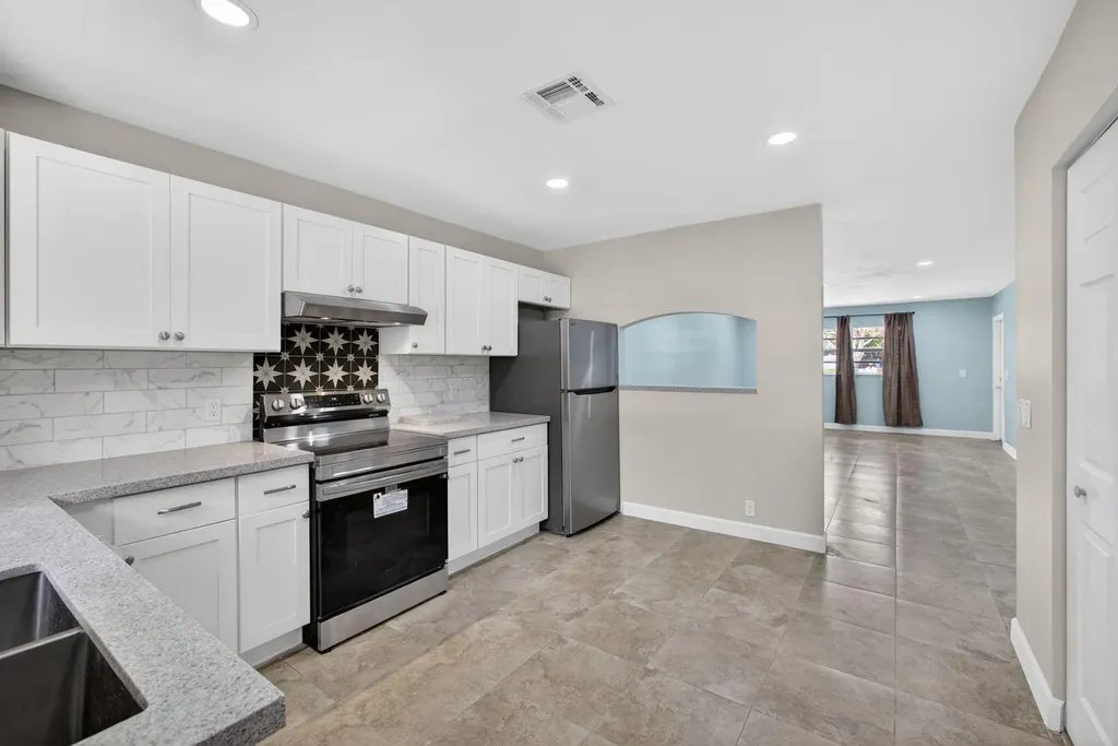 9484 Sun Court Palm Beach Gardens FL 33403