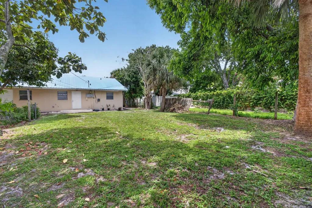 9484 Sun Court Palm Beach Gardens FL 33403