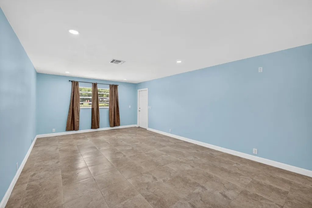 9484 Sun Court Palm Beach Gardens FL 33403