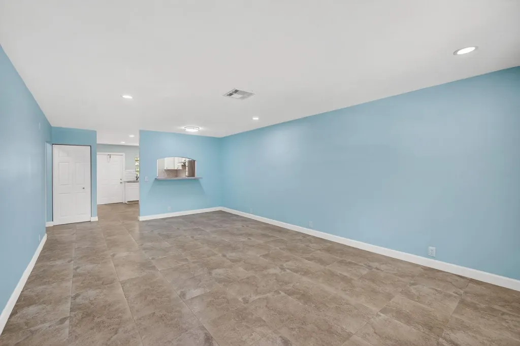 9484 Sun Court Palm Beach Gardens FL 33403