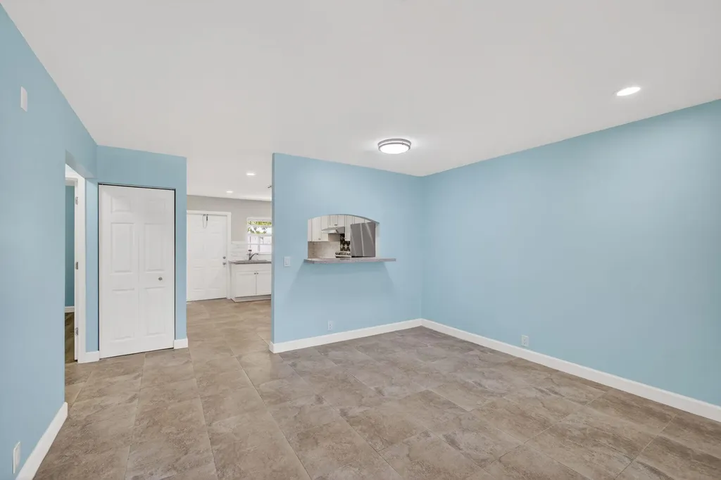 9484 Sun Court Palm Beach Gardens FL 33403
