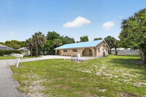 9484 Sun Court Palm Beach Gardens FL 33403