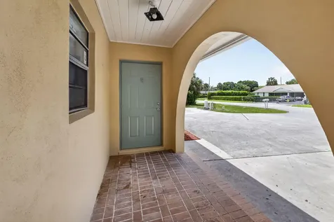 9484 Sun Court Palm Beach Gardens FL 33403